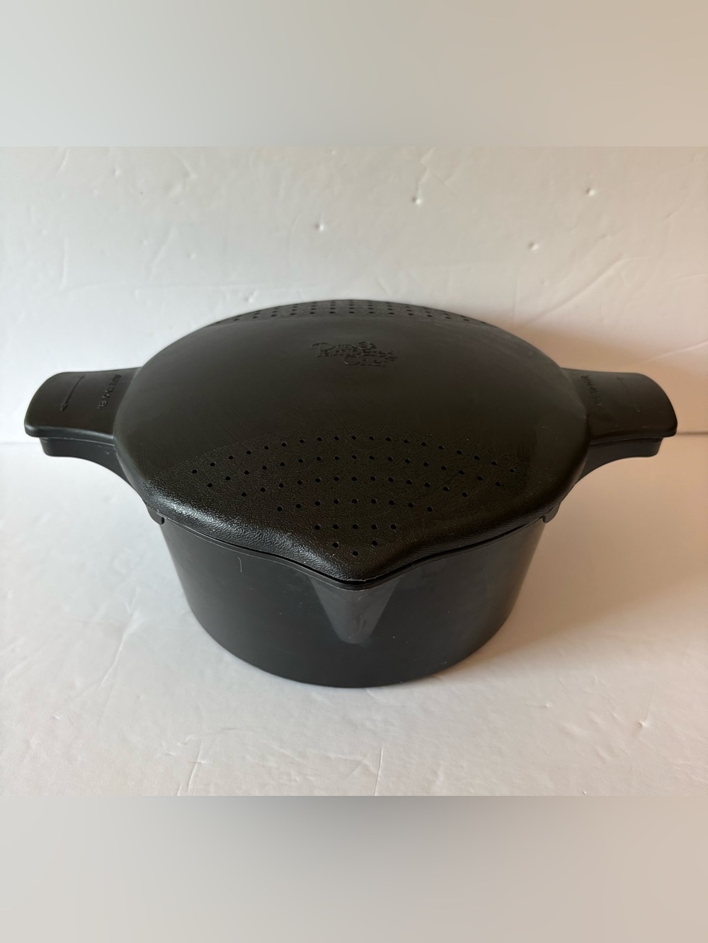 The Pampered Chef Micro Chef Micro Cooker Steamer 2 QT 8 Cups